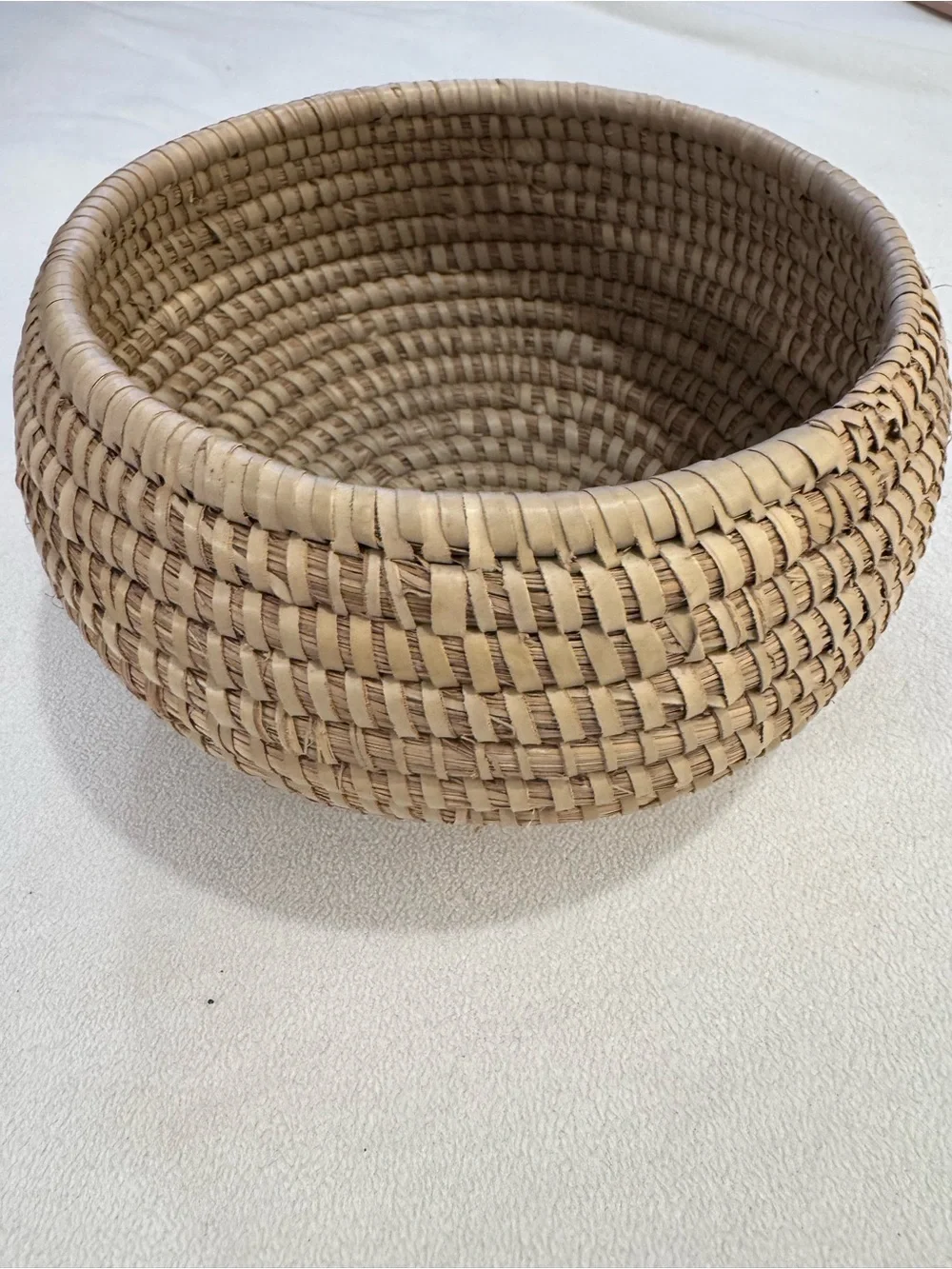 Vintage Sweetgrass Coiled Basket Handmade Southern Folk Art Round 8” Boho